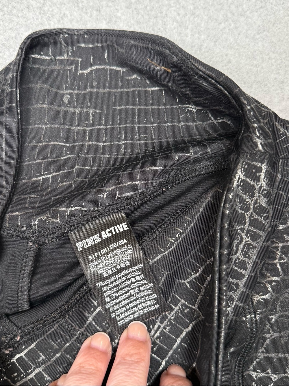 PINK Victoria's Secret Black Croc-Print Leggings - Picture 5 of 8